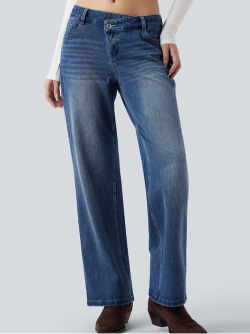NWOT HALARA Straight Leg Jeans in Medium Blue Wash